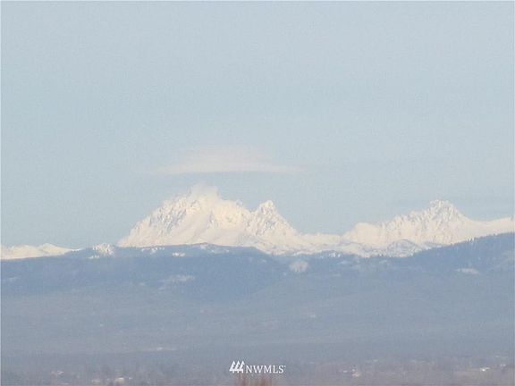 3rd image of 220 Scenic Ln