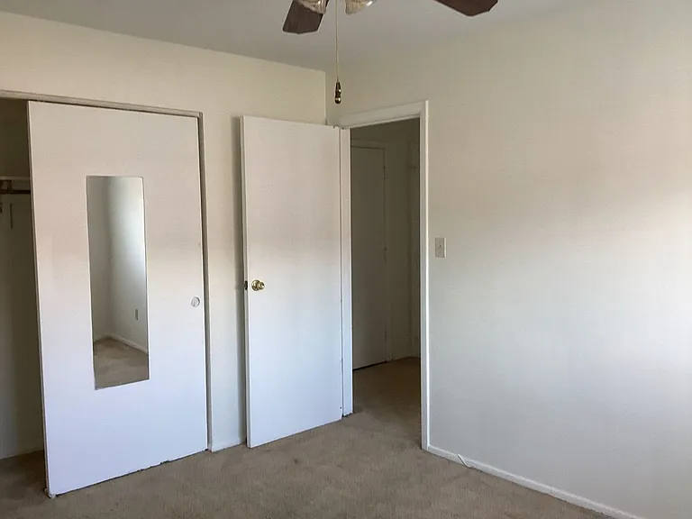 Euclid Terrace Apartments — Photo 4
