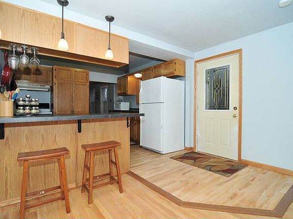Kitchen/Foyer Entrance