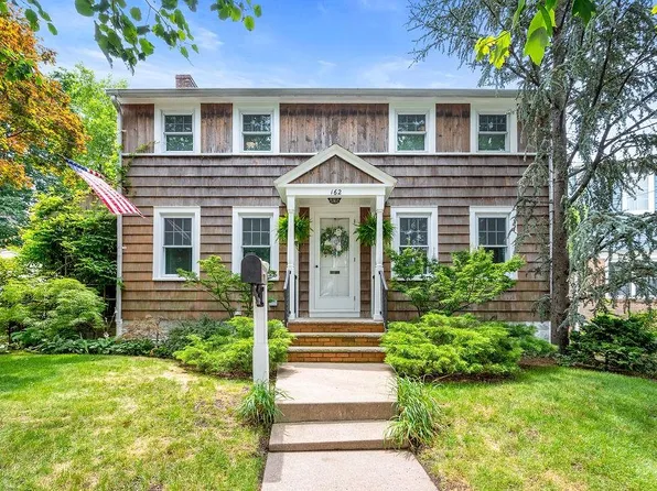 162 Bentley Street image 1 of 25