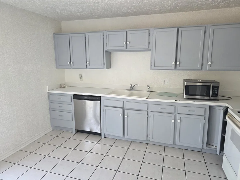 637 Sinclair Dr