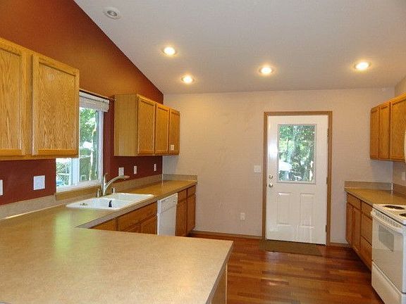 4th image of 2632 Westwind Dr NW