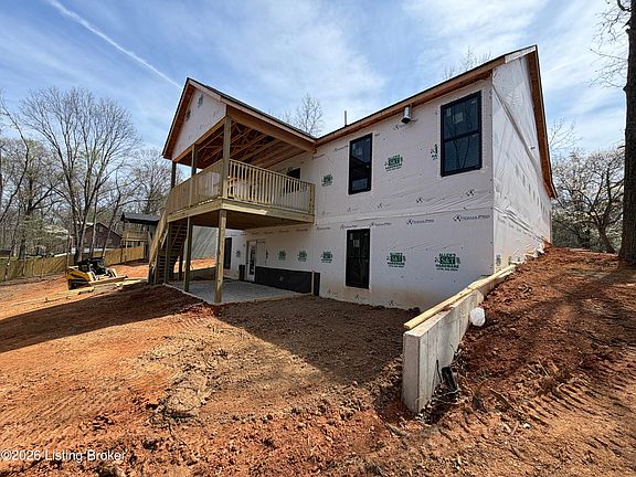 3rd image of 220 Quail Run Rd