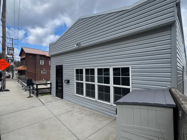 1548 Island Ave, Mc Kees Rocks, PA 15136