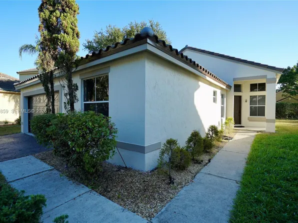 658 Stanton Dr, Weston, FL 33326