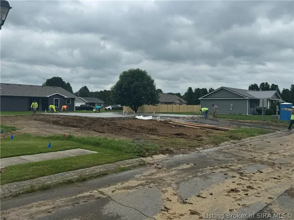 107 Oak Street, Vevay, IN 47043