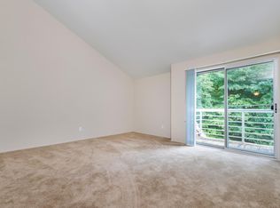 23190 Halsted Rd APT 222, Farmington Hills, MI 48335