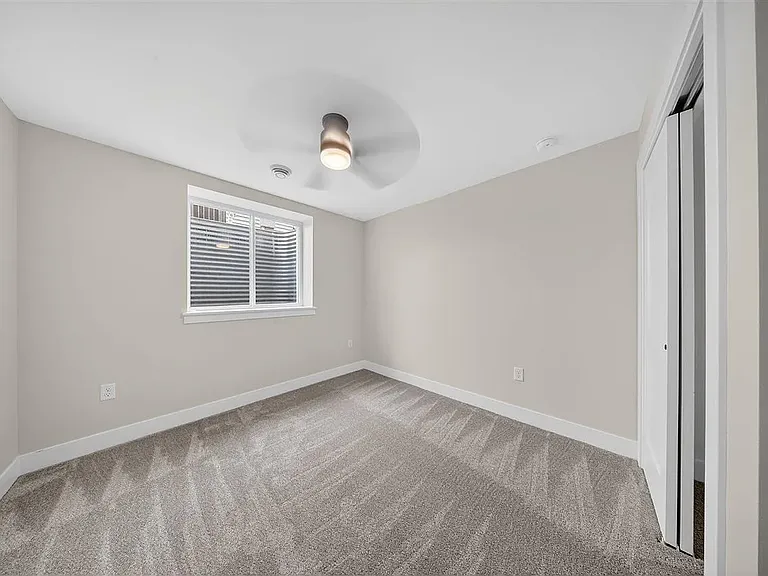 1275 Eisenhower Blvd — Photo 9