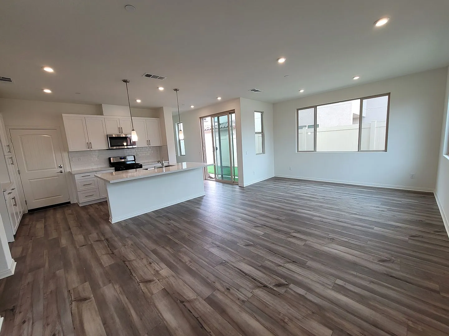 Beautiful 2-Story 4-Bedroom Home--Newly Built! — Photo 4
