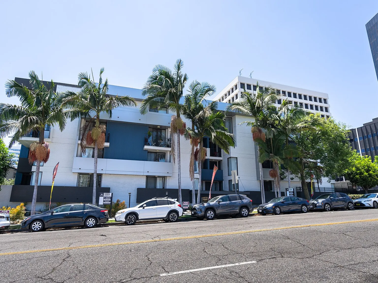 1223 Federal Ave — Photo 4