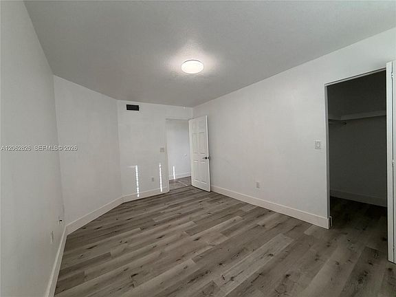 5th image of 20681 NE 4th Pl APT 101