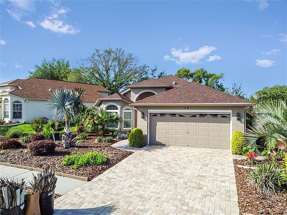 2nd image of 70 Center Oak Cir