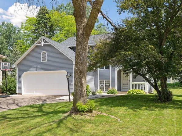 470 Mary St S, Maplewood, MN 55119