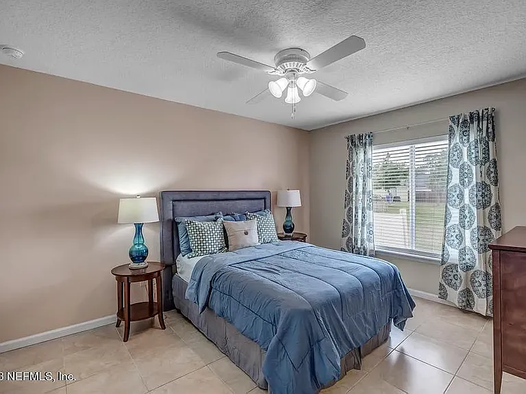 223 Brookfall Dr — Photo 8
