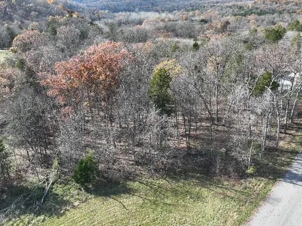 2808 Tyrol Ridge Dr, Wright City, MO 63390