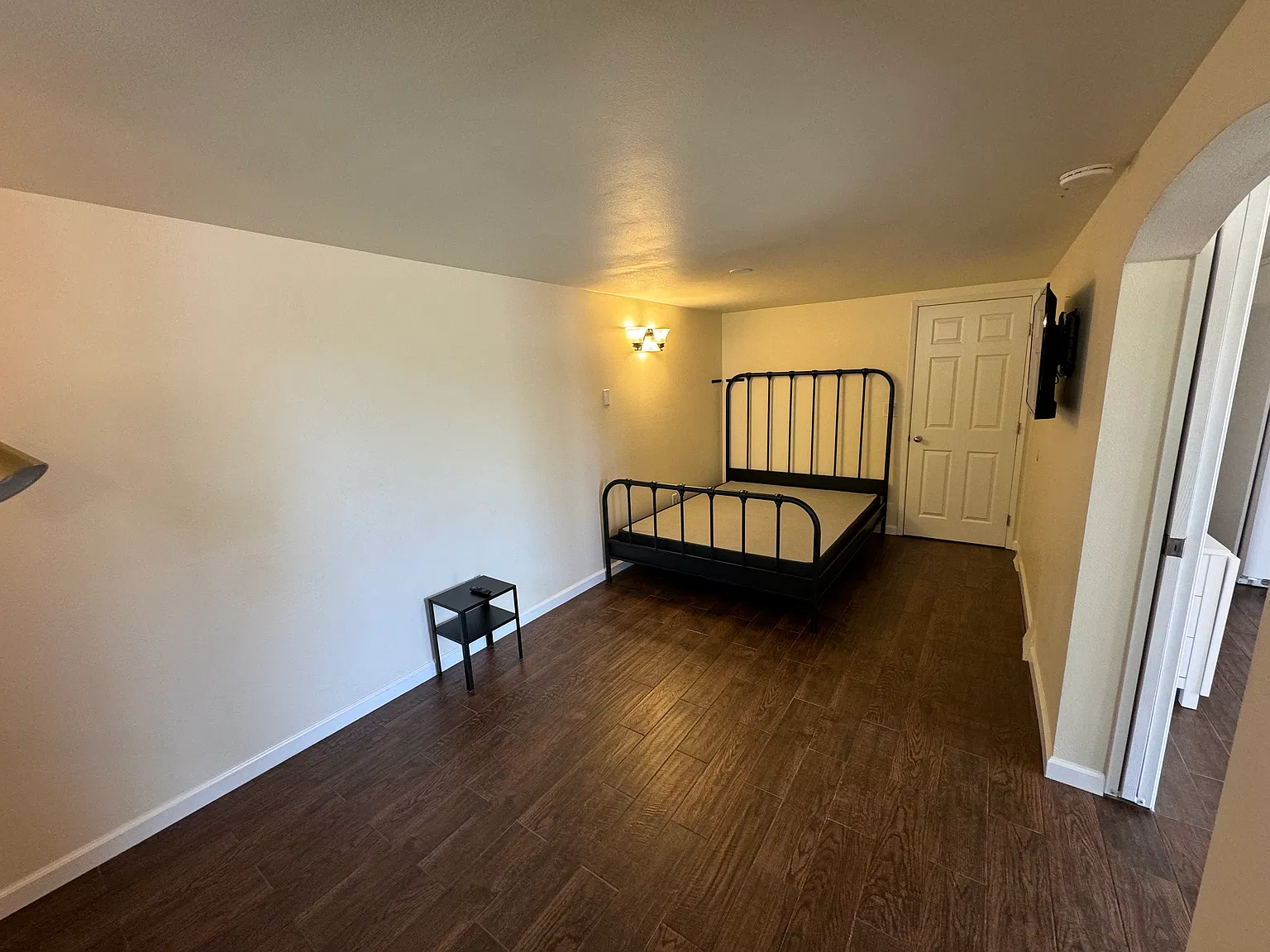 1 bed, 500 sqft, $2,400 — Photo 1