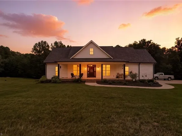884 Pine Ridge Rd, Lexington, NC 27295