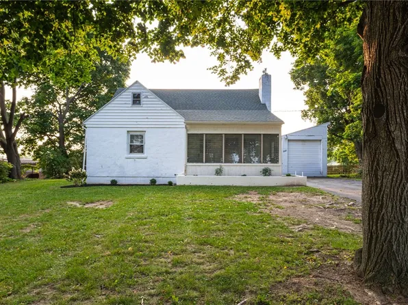 240 Island Cottage Rd, Rochester, NY 14612
