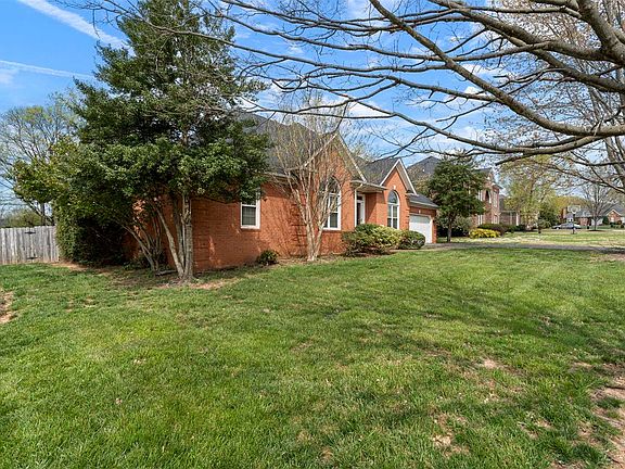 3rd image of 2941 Meadow Ridge Ct