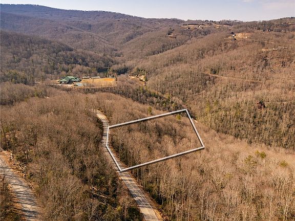 2nd image of 1122 Pine Ridge Road