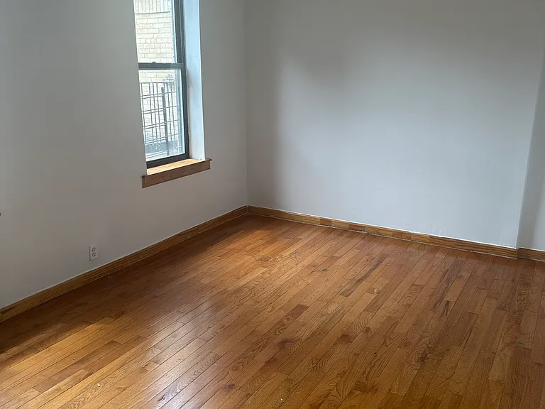 1034 Ward Ave #1A — Photo 2