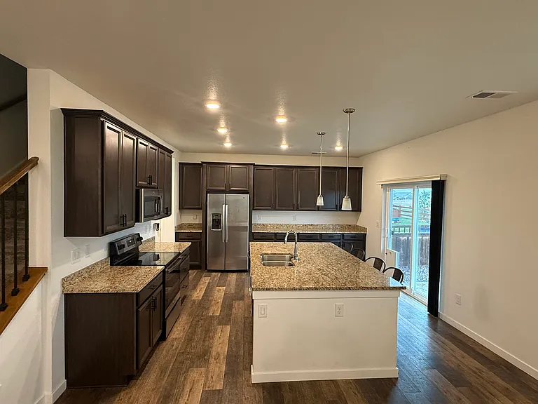 6550 Westcliffe Dr — Photo 4