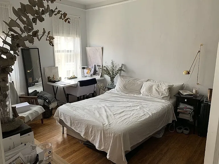 302 E 3rd St #4A — Photo 3