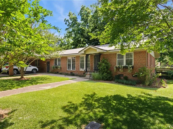 417 N College St, York, AL 36925