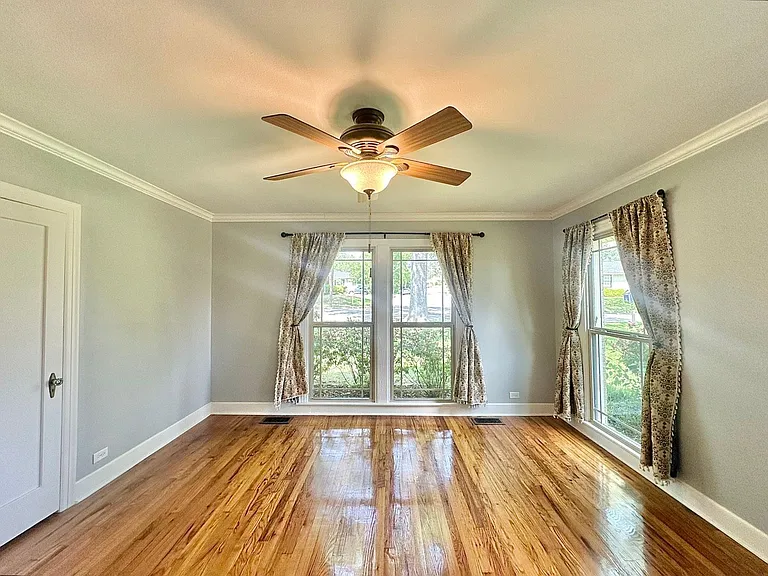 802 Hamvasy Ln — Photo 37