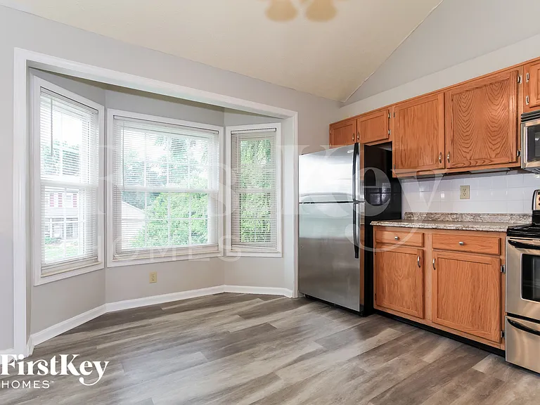 7386 Sterling Springs Way — Photo 7