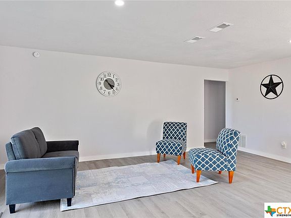 5th image of 194 Circle Dr