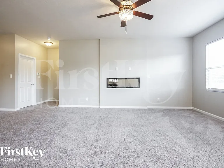 6035 Aspen Meadow Dr — Photo 3