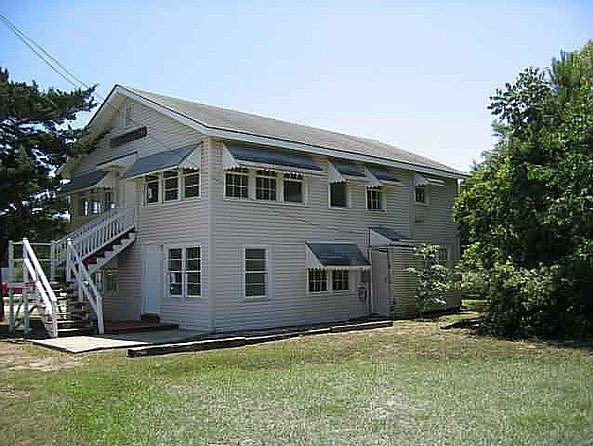 1st image of 219 1st Ave N