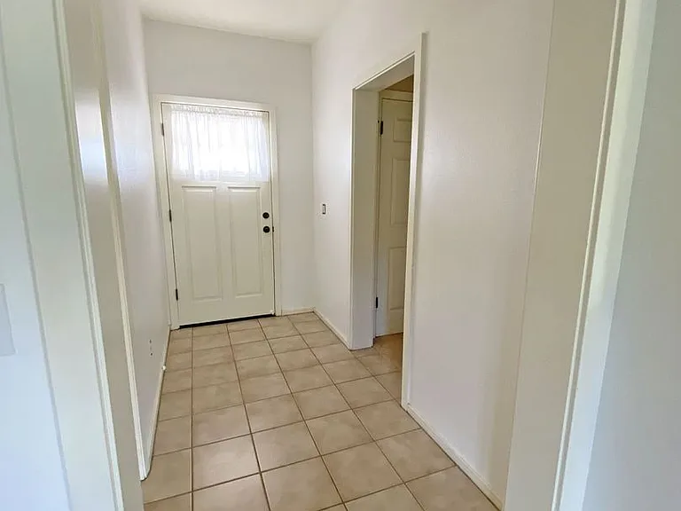 92-1078 Olani St #4 — Photo 2