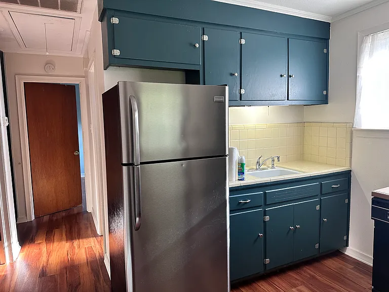 101 Narcissus St — Photo 4