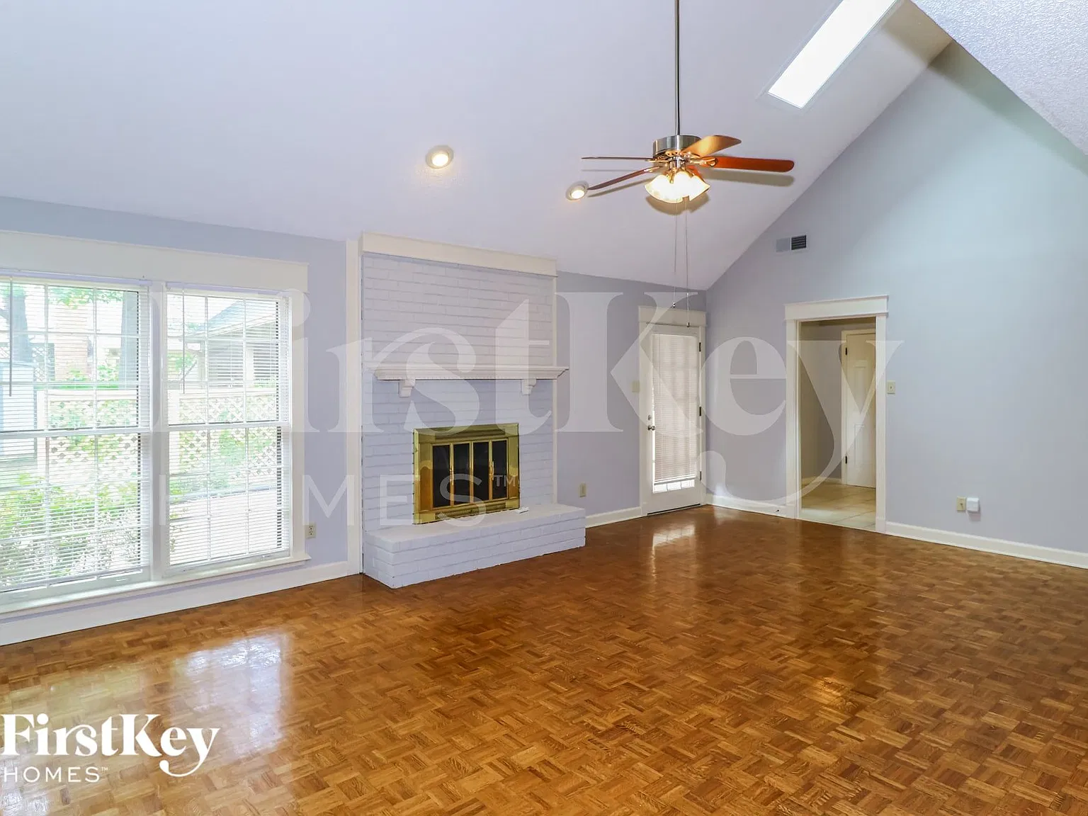 4 bed, 2.0 bath, 2748 sqft, $2,690 — Photo 4