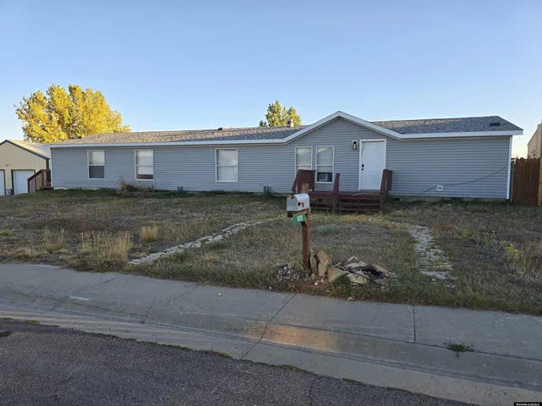 1610 Loch Tay Blvd, Rawlins, WY 82301
