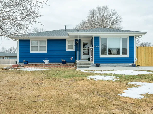 2215 N 5th Ave E, Newton, IA 50208