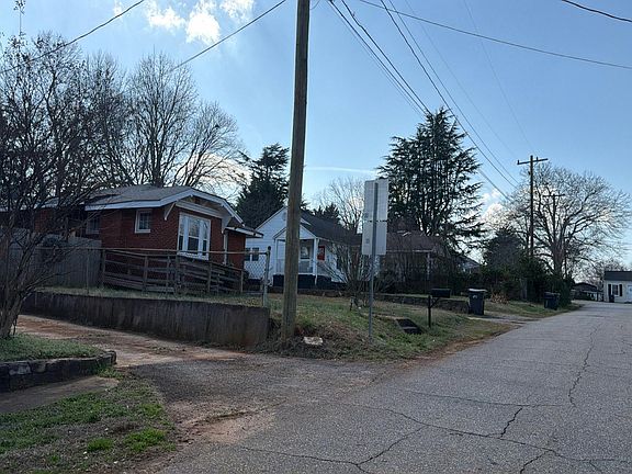 3rd image of 503 McCrary St