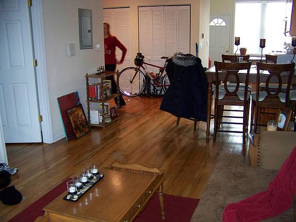 4th image of 2107 W Schiller St #3