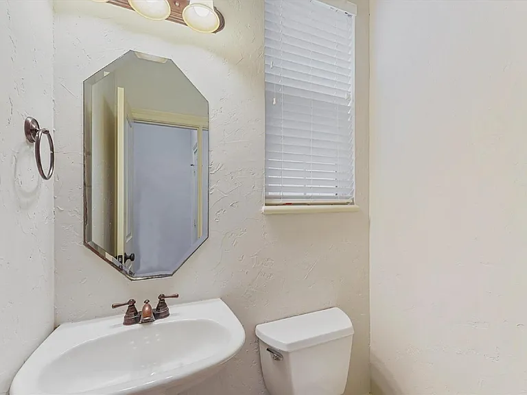 2418 Ralph St #A — Photo 17