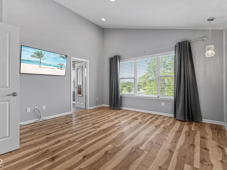 13093 Grand Vue Dr — Photo 29