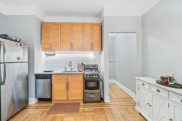 Sold by Remax Edge | media 5