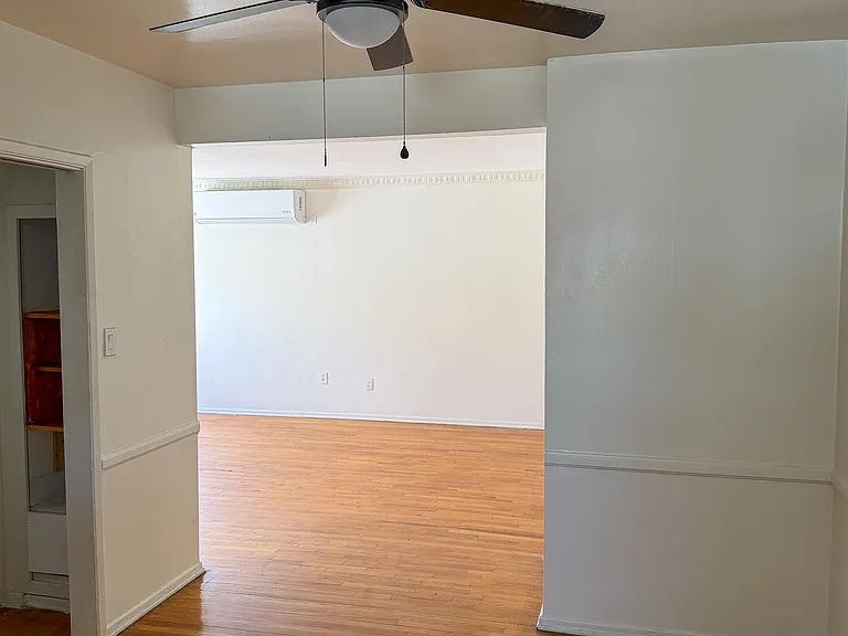 8217 Blackburn Ave #9 — Photo 5