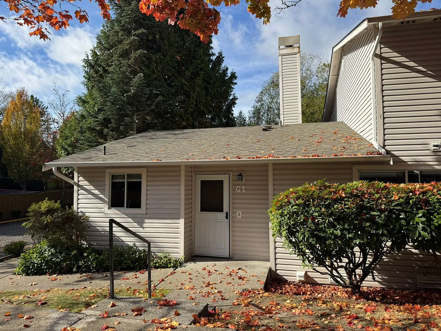2Bd/1.5Ba Bothell Condo — Photo 1
