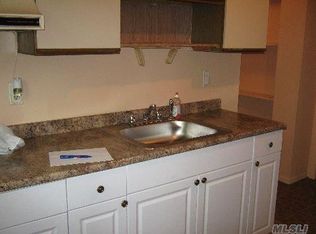 39 Pond Path FLOOR 1, Lake Grove, NY 11755