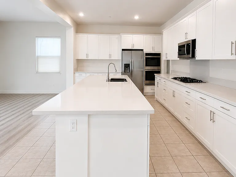 4780 S Ivy Ave — Photo 4