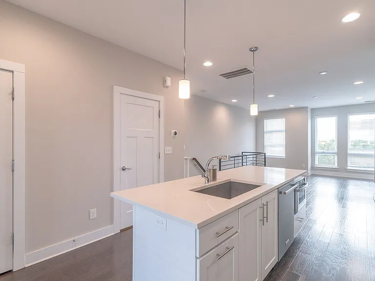 439 Southend Crossing Ln — Photo 19
