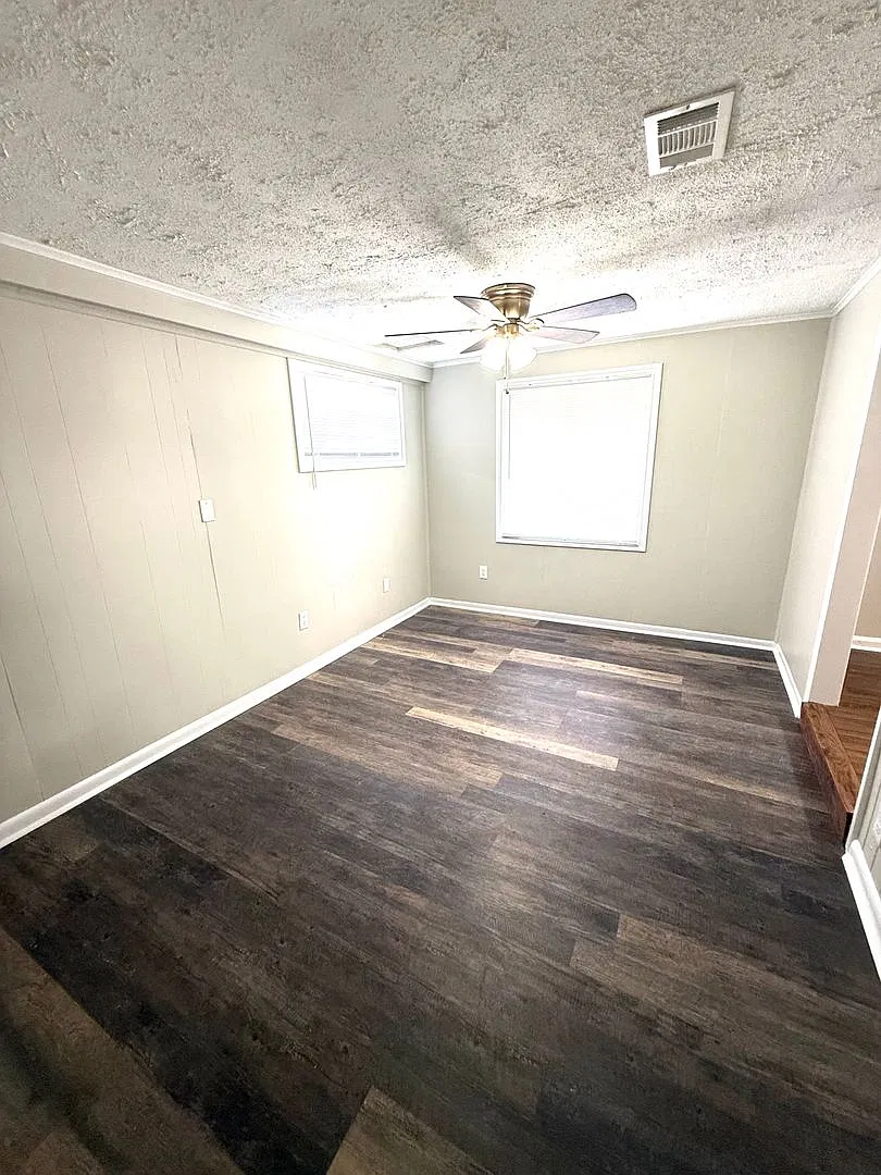 3 bed, 1.0 bath, 1478 sqft, $975 — Photo 4