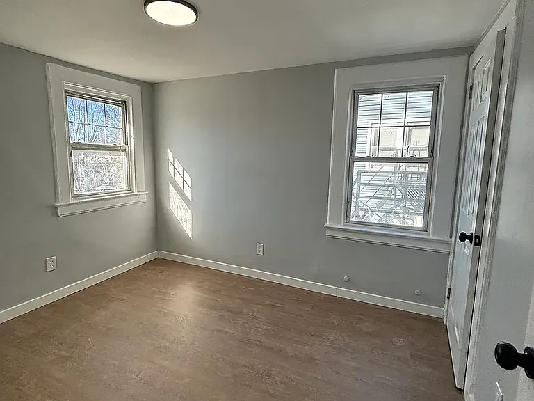 145 Vermont Ave #5D — Photo 3